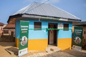 Read more about the article Amenfiman Rural Bank Donates 3 – Seater Washroom Facility to Prestea Huni Valley Municipal Education Directorate – Bogoso at the cost of GHC 25,000.00